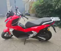 Moto Scooter Urban 2025 com menos de mil km (2025 PAGO)