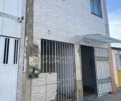 Alugo casa na coroa do meio, aceso independente