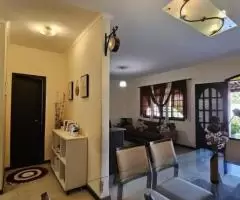 Casa com 3 quartos mobiliada no centro do Maricá (Vendo ou alugo)