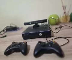 Xbox 360 Slim Sbloqueio Lt+2 Pen Drives De 16 Gb+kinect+2 Controles+fio Pra Carregamento Do Controle