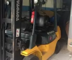 Empilhadeira Toyota Fg25